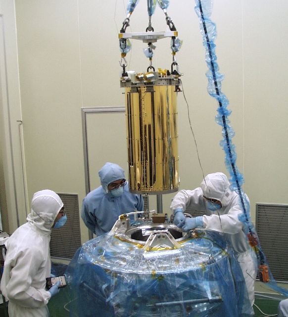 The insert hanging over the neon Dewar (60K JPEG)