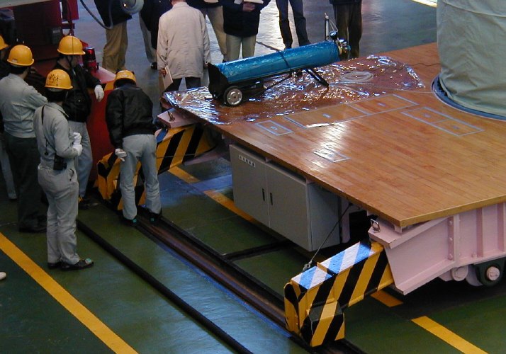 Rail wheel arms extending from the rocket cart (85K JPEG)